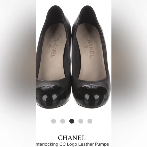 Chanel interlocking logo pumps